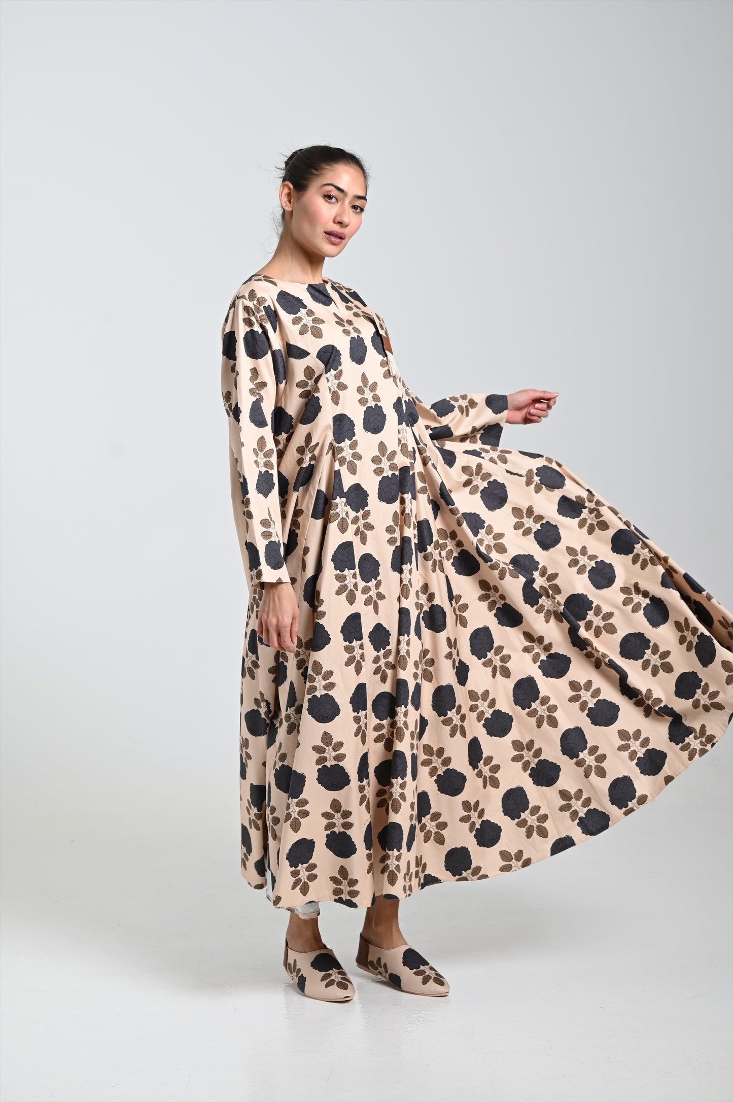 Beige dress & leather brooch