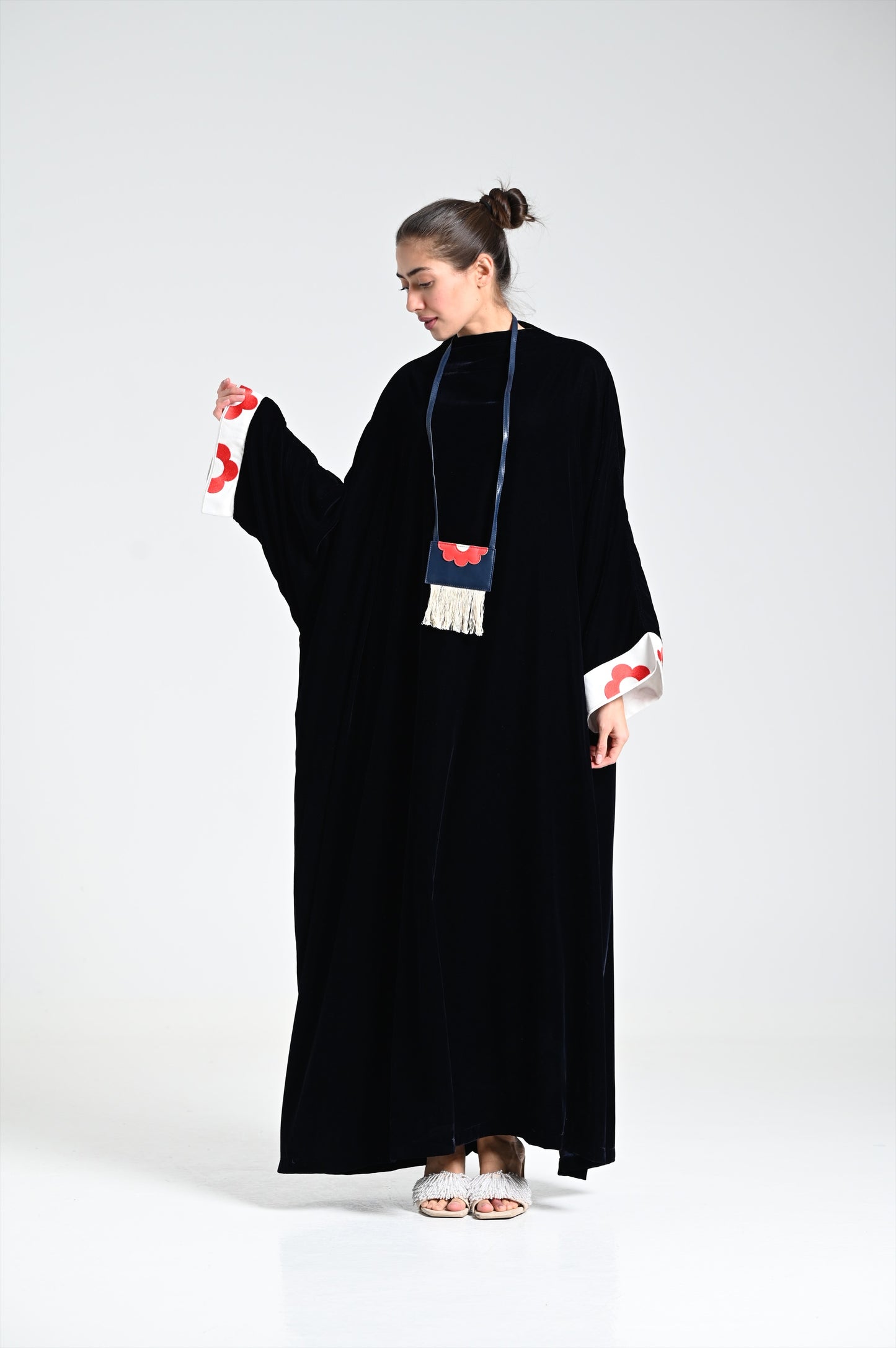 فستان مخملي بحري وقلادة جلدية - مقاس واحد