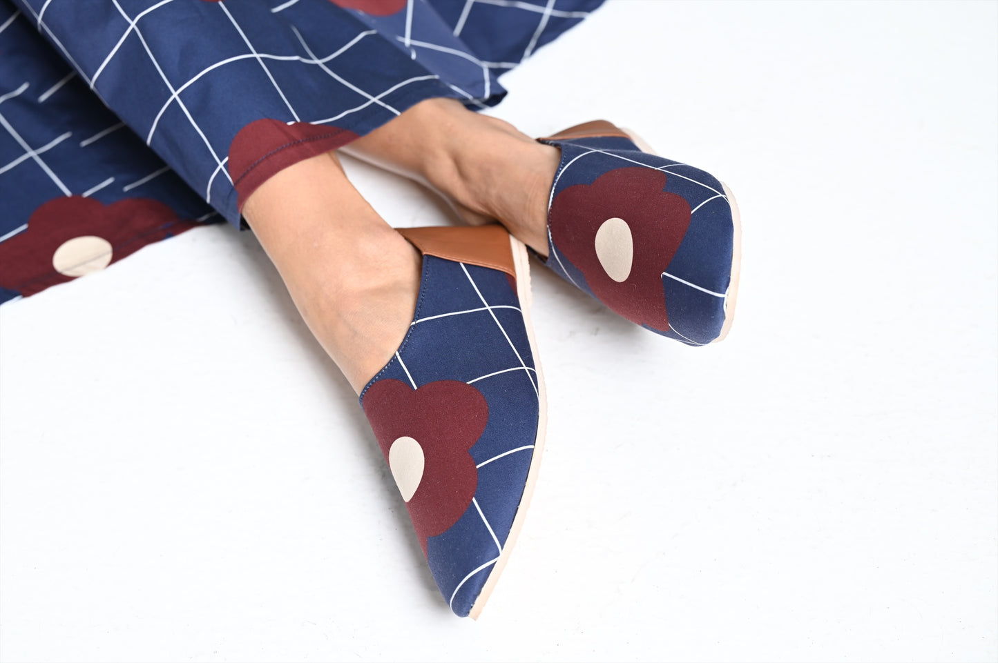 Navy blue shoes with burgundy print